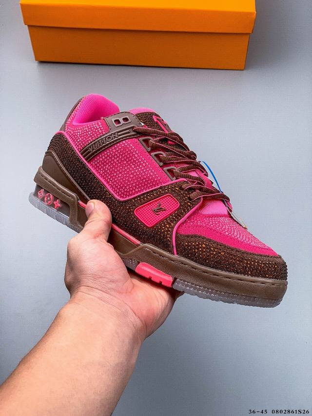 路易威登 Louis Vuitton Lv路易威登板鞋 乘风破浪的姐姐争先种草款,舒适透明底和百搭性霸屏整个时尚娱乐圈，正品1:1套楦复刻，细节调整完美主义！鞋