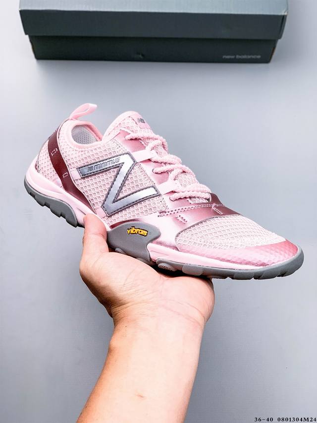 New Balance 发布新作 Mt10O，捕捉贴地回弹力，还原透气柔软感。 作为New Balance Minimus系列中的一员，Mt10O 源自 201