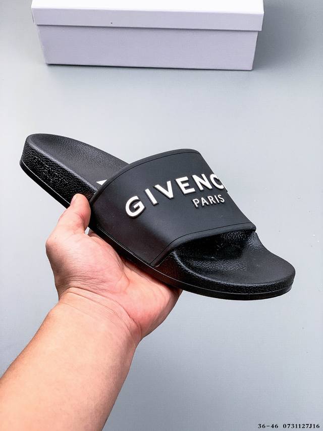 Givenchy 纪梵希 夏季一字拖鞋 高端奢潮 网红款 经典潮流Givenchy压纹Logo 超软鞋底拖鞋 海外代购 专柜全套包装 0731127J16