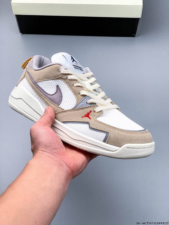 Nike Air Jordan Cmft Era 新款透气百搭休闲鞋 Jordan Cmft Era 聚焦于日常舒适体验，采用低帮轮廓，搭配网眼与麂皮材质鞋面，