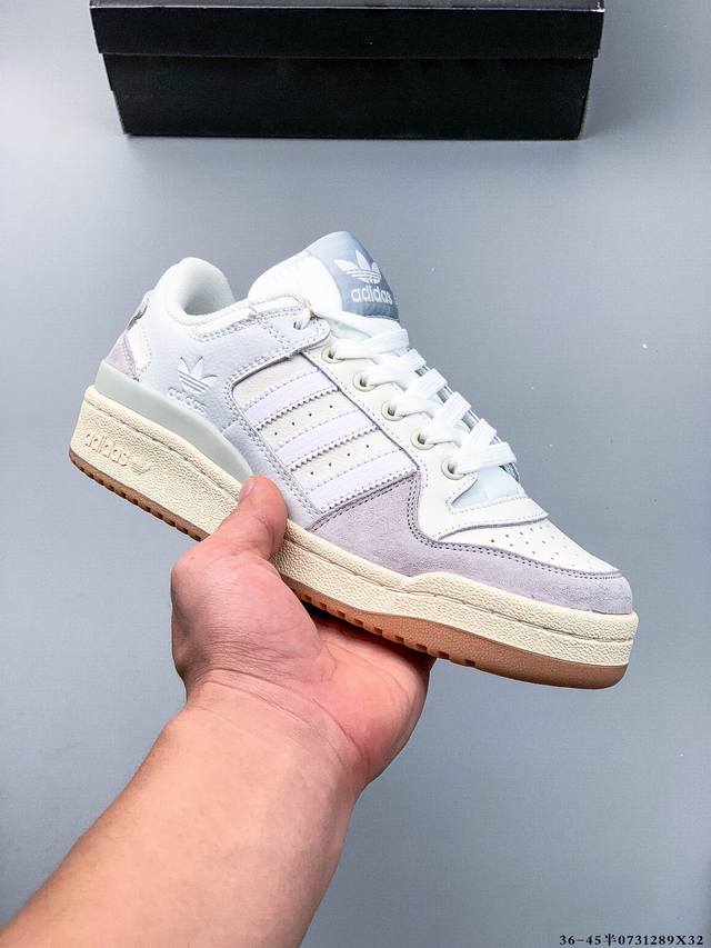 公司级头层！阿迪达斯 Adidas Originals Forum 84 Low Adv 低帮百搭潮流休闲运动板鞋。以复古篮球鞋的外形为基础，采用皮革拼接，简约