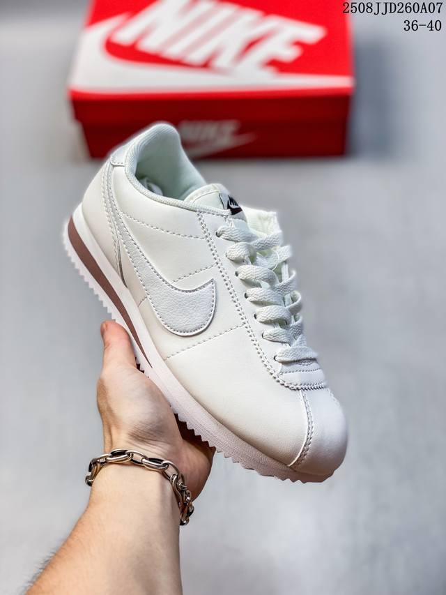 Nike Leather 舒适百搭 低帮跑步鞋 女款 米 尺码：如图 编码：08Jjd260A07