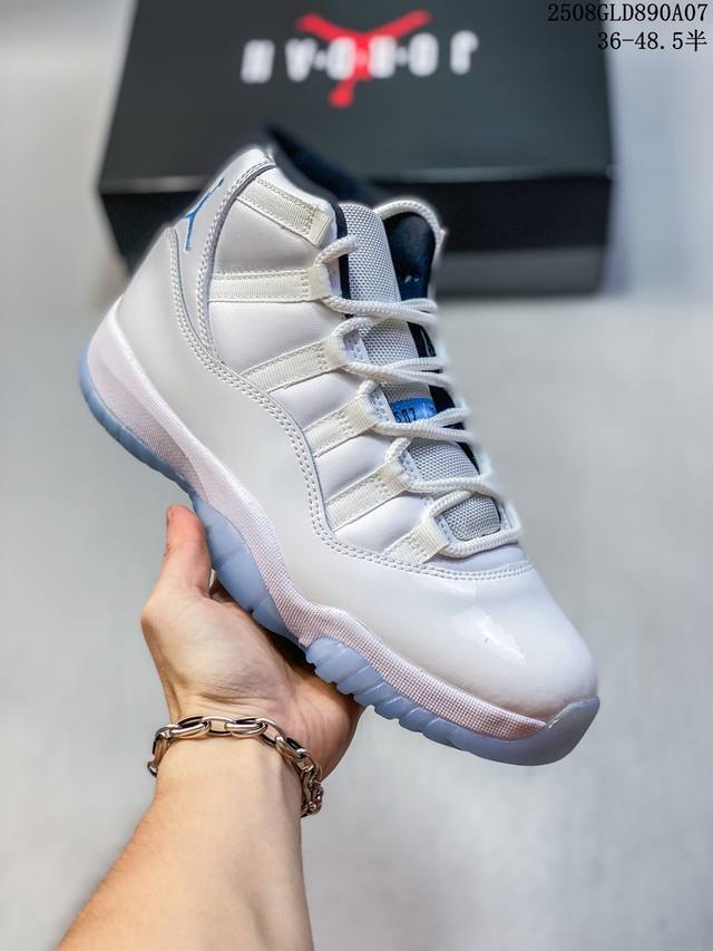 公司级Air Jordan 11 ”Cherry“ 高帮 Aj11 乔丹11代 Aj11 乔11 高邦 白红 乔丹篮球鞋系列 整双鞋以白红色为主调，红色的漆皮搭