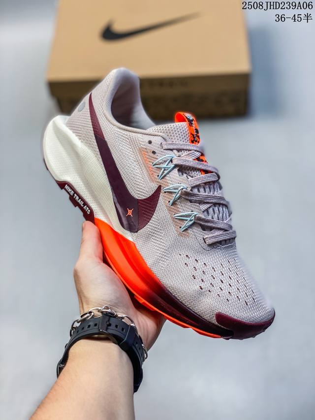 公司级Nike Reactx Pegasus Trail 5 Next Nature 越野跑步鞋 登月兼顾迅疾外观和稳固脚感 后跟覆面和中足动态支撑巧妙融合 缔