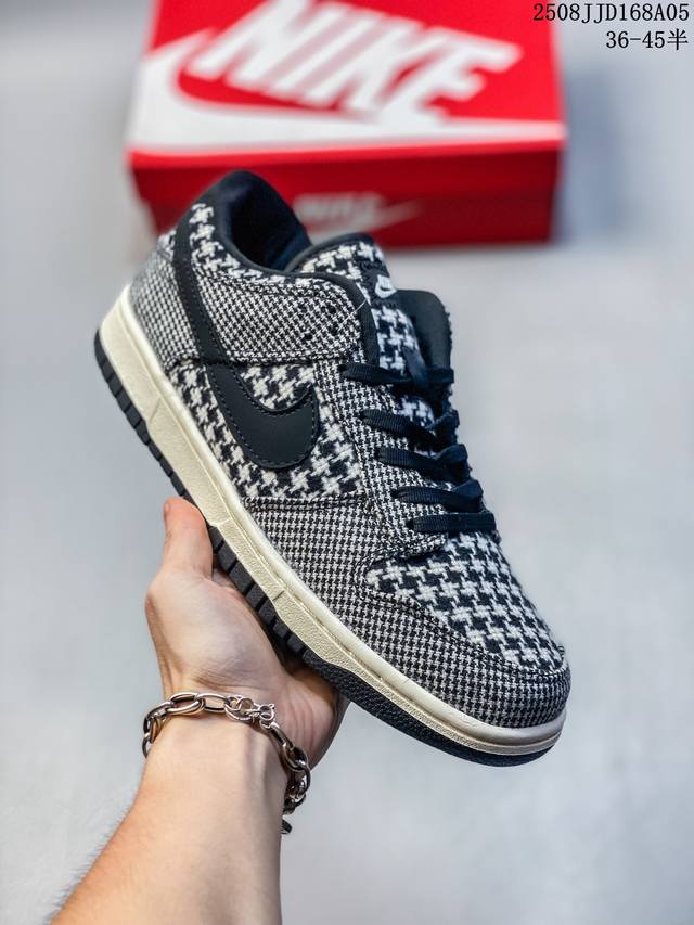 真标 耐克 Nike Sb Dunk Low Pro 男女同款运动鞋复古板鞋。采用柔软皮革鞋面，经久耐穿，塑就如元年款 Dunk 般的复古质感。鞋头透气孔，搭配