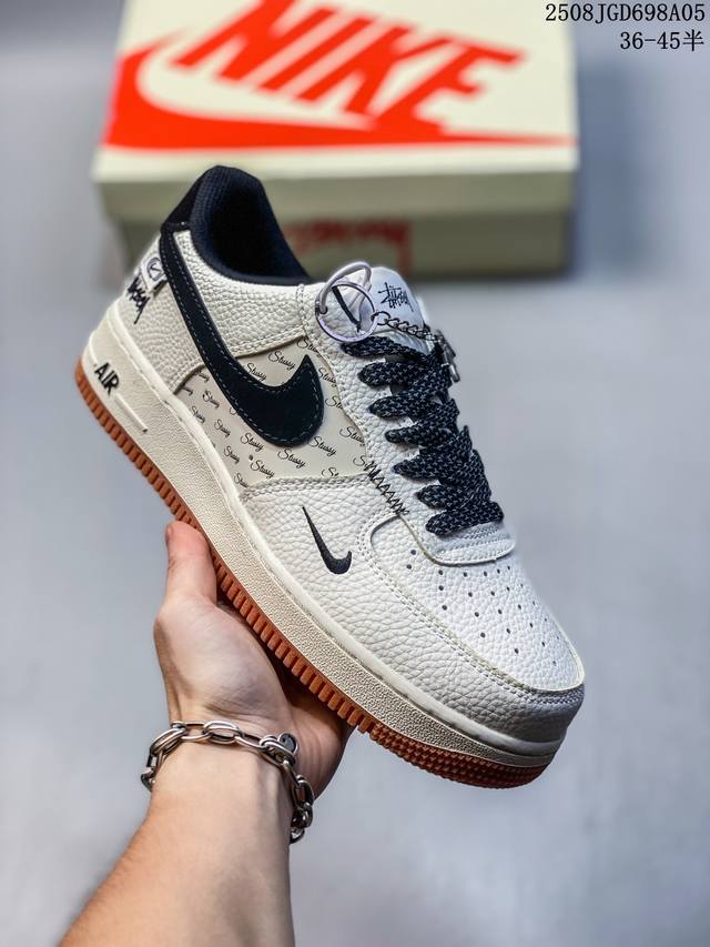 公司级带半码 耐克 Nike Air Force 1 ’07 空军一号 Af 1 低帮 厚底增高百搭 休闲运动板鞋。柔软、弹性十足的缓震性能和出色的中底设计，横