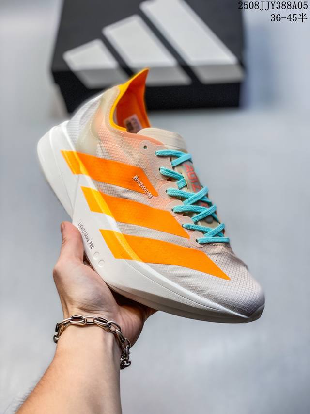 Adidas Adizero Evo Sl舒适运动防滑耐磨低帮跑步鞋，轻质网眼合成鞋面搭配织物内里坚韧透气包裹舒适，中底搭载全掌双层 Lightstrike P