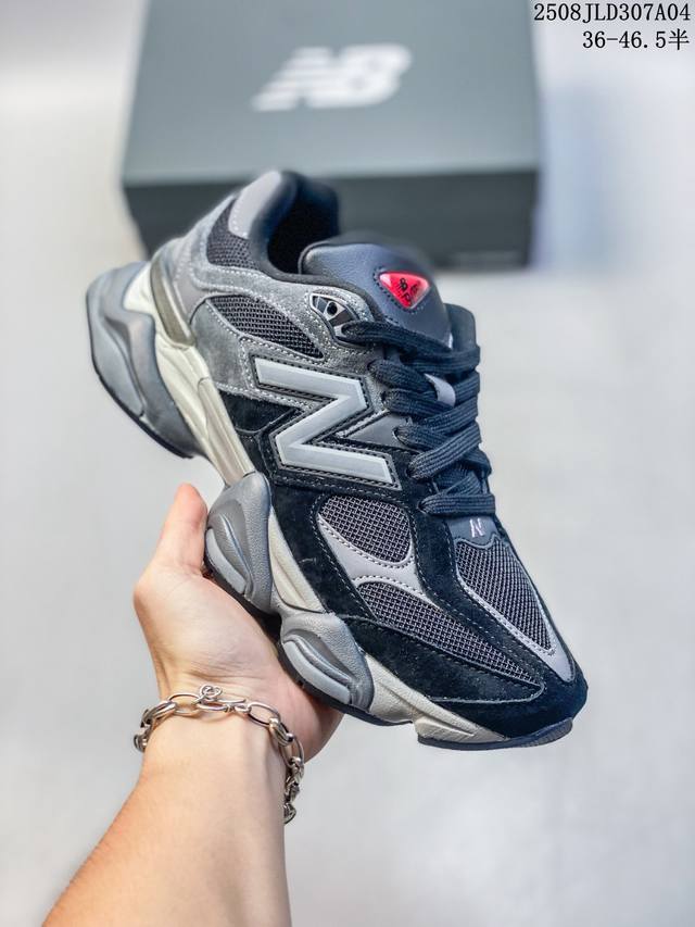 Joe Freshgoods X New Balance Nb9060 联名款 复古休闲运动慢跑鞋 鞋款灵感源自设计师本人对夏日的怀日回忆。鞋面大身由空间双格及