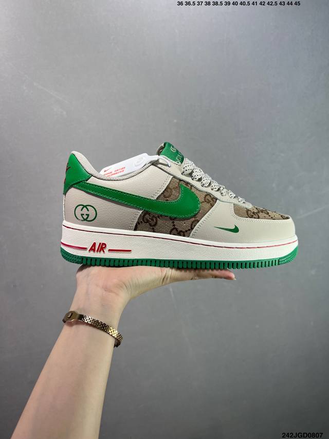 Nike Air Force 1 Low’07 空军一号低帮休闲板鞋 定制皮料 原楦原纸板 纯正空军版型 内置全掌气垫 货号：男 Cw2288-114 女 Dd