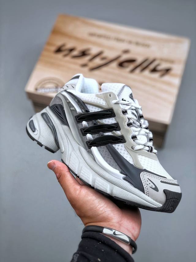 Adidas Originals Adistar Jellyfish Jp12040 阿迪复古舒适防滑减震运动鞋 尺码：36-47 半