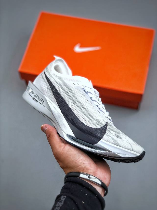 J版 Nike Zoomx Streakfly 2 马拉松柔软缓震超轻透气跑鞋 一体式发泡Zoomx泡棉 中底歨线 鞋合格标 三标齐全 鞋身重量控制与原厂接近