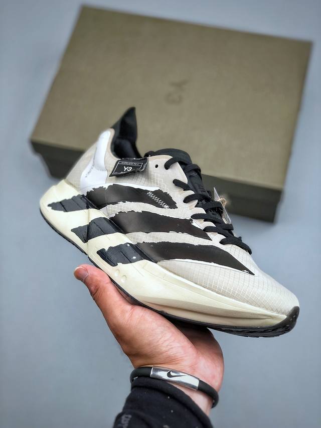 Y-3 Ad Adizero Adios Pro 4 马拉松竞速专业跑鞋 Jr6656 Celermesh针织网面非常轻薄 纤维间的缝隙很大 可以保证跑步时的透