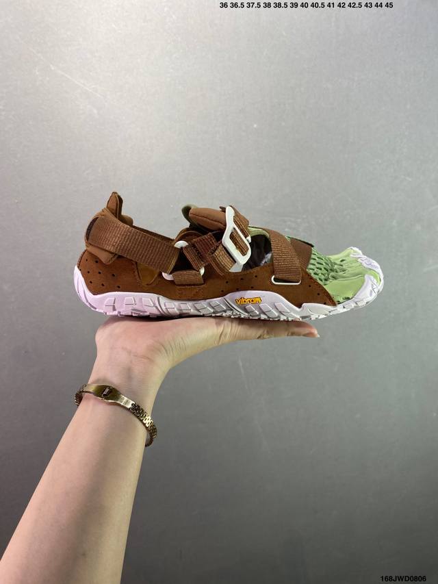 Suicoke 五指鞋 套脚 防滑 中帮 运动 沙滩鞋 Suicoke是日本一家运动休闲凉鞋品牌 以织带束缚搭配Vibram户外鞋底为主要设计思路 推出造型各异
