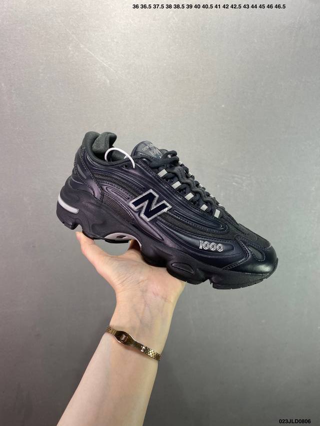 公司级新百伦New Balance 1000 系列低帮复古老爹风休闲运动跑步鞋 New Balance 在不同配色上其鞋面材质呈现不同感觉，无论是运动风抑或是高