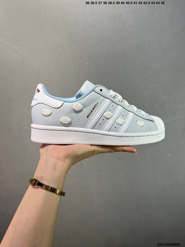 Ad Originals Superstar 经典复古贝壳头板鞋 If1585 诞生于1969年 是第一双将全皮面鞋 身与橡胶鞋头结合在一起的低帮篮球鞋 Sup