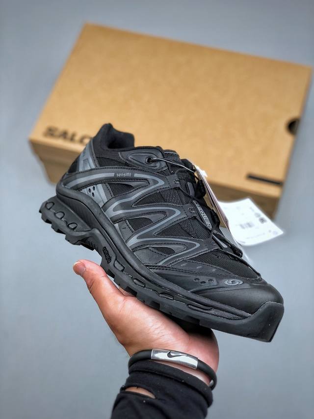 福利特价 Salomon萨洛蒙 Xt-Quest 探索者系列户外越野跑鞋鞋面采用Sensifit贴合技术 全方位贴合包裹脚型 鞋跟部鞋底牵引设计 提供强大的抓地