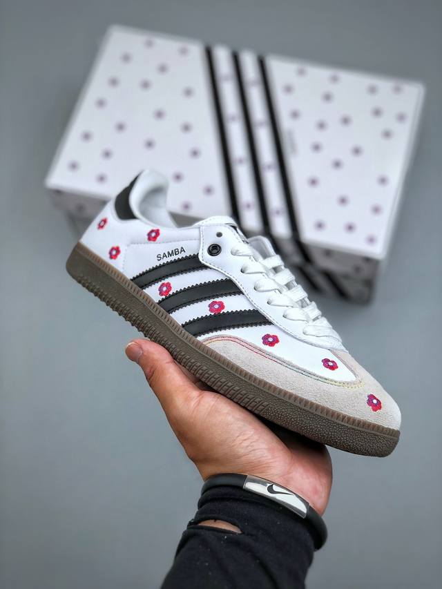 福利特价 Adidas Originals Samba Og”White Embroidered Floral“桑巴舞系列绅士德训足球风百搭低帮休闲运动板鞋“白
