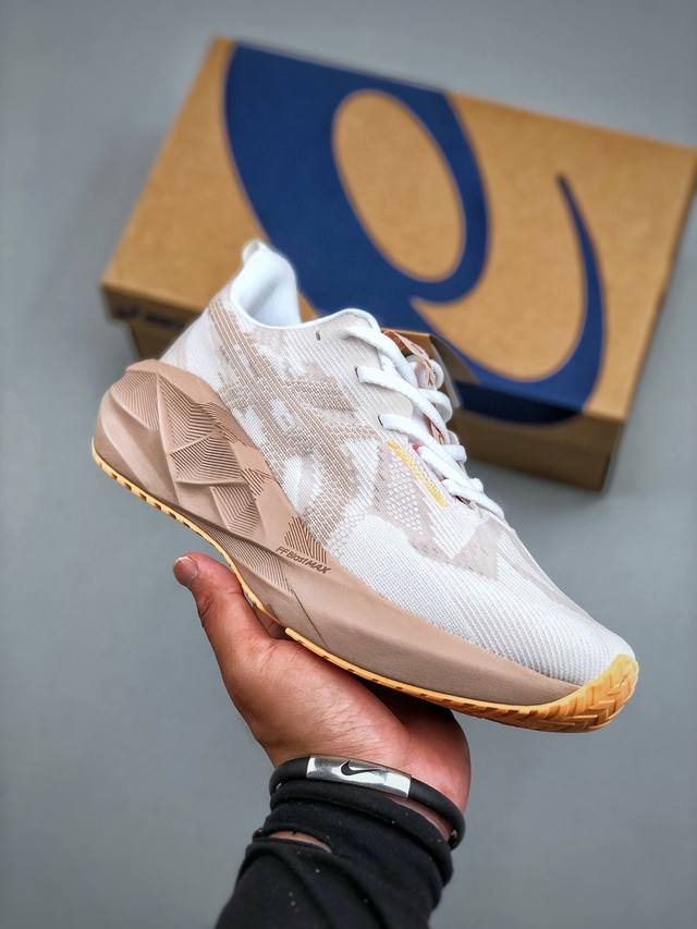 Asics Novablast 5 Le轻量跑鞋低帮轻量透气缓震休闲运动跑步鞋 货号：1012B765-102 尺码：36-45
