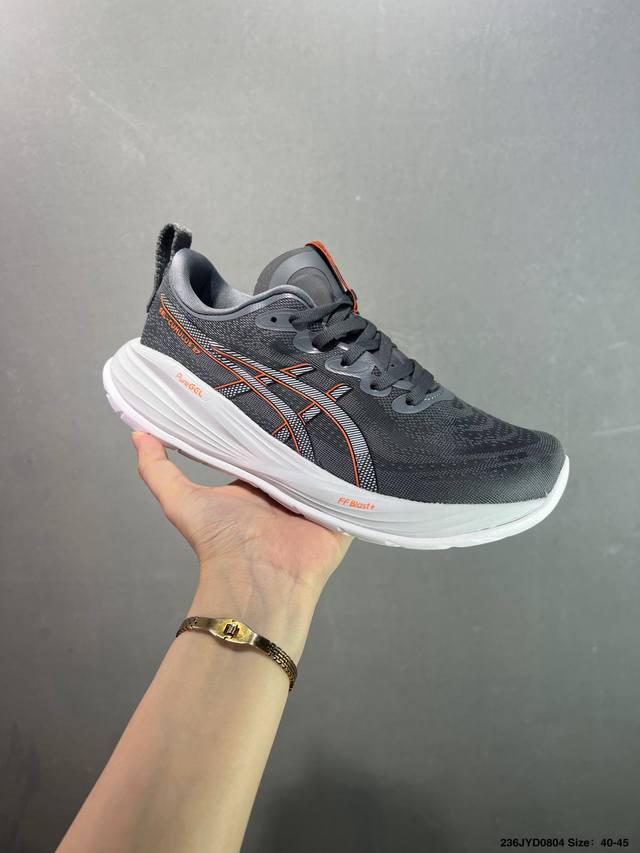 公司级Asics 亚瑟士Gel-Nimbus 27稳定跑鞋鞋面采用双层提花网面设计，提高包裹性和透气性，后跟搭载稳定系统科技T-Gel提升整体支撑力和结构感，减