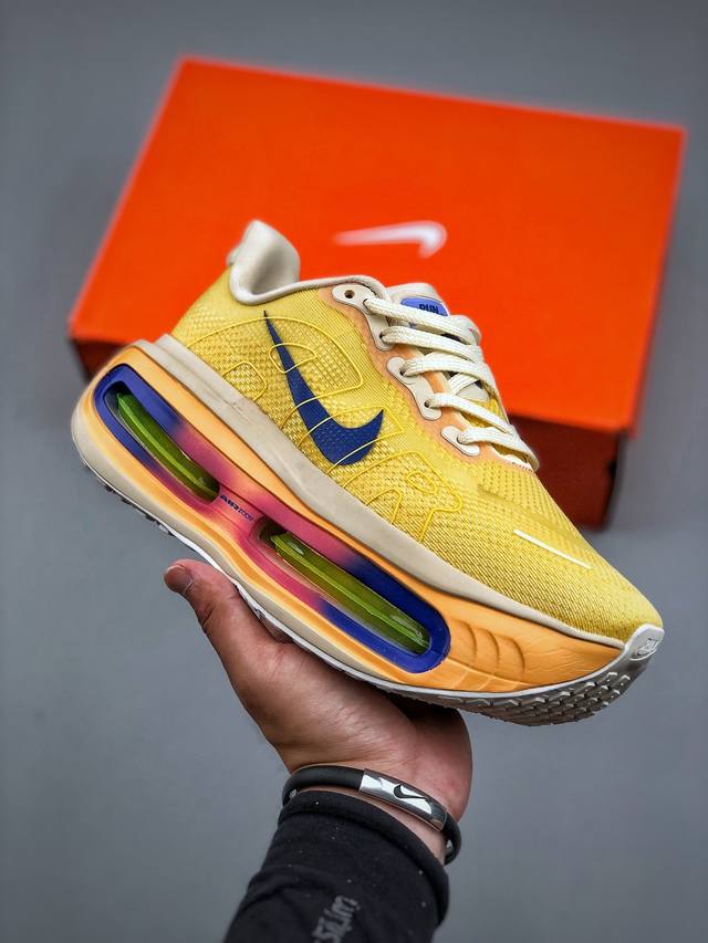 J版 Nike Zoom Premium 耐克 飞马 舒适减震防滑 低帮跑步鞋全掌Reactx泡绵中底 前掌和后跟还配备了Air Zoom气垫单元 据说跑起来更