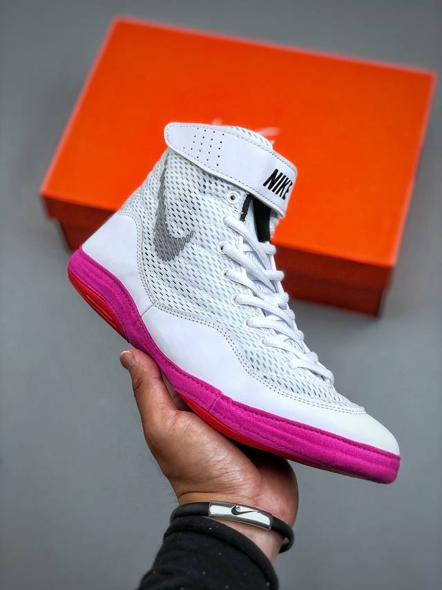 Nike Inflict 网布 减震防滑耐磨 耐克 高帮 专业训练鞋透气网布有助于在激烈的练习和艰难的比赛中保持凉爽 包覆鞋底的橡胶在各个角度为您提供抓地力 让