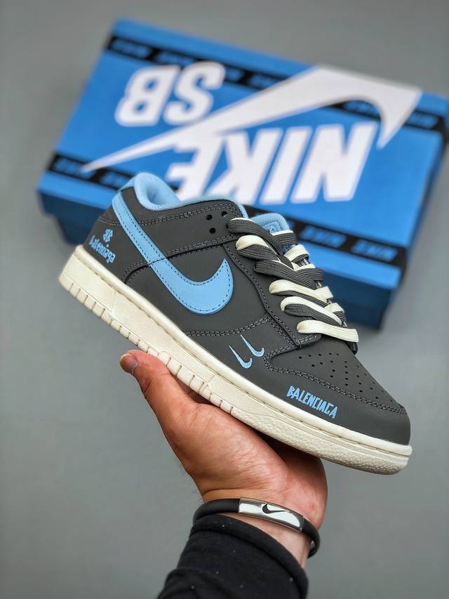 F版 Nike Sb Dunk Low 巴黎世家联名 双小勾黑蓝 高端定制 低帮休闲板鞋 定制鞋盒 大厂纯原品质出货 超高清洁度 皮料切割干净无任何毛边 细节完