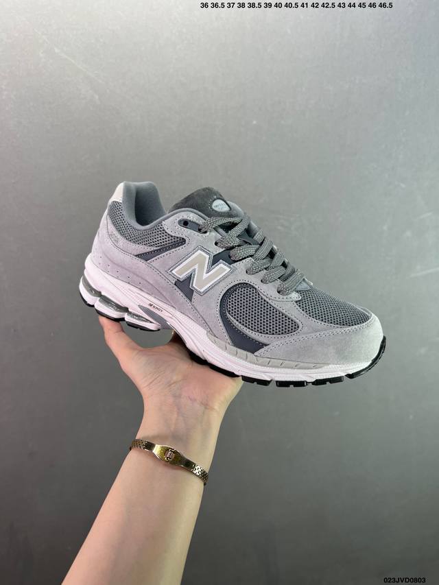 公司级新百伦 New Nb 2 复古运动鞋 Wl 2Ra全球首发专治各种不帅 非常合适穿搭 鞋身轻便 舒适性相当不错 #正单规格生产 橡胶大底 鞋子细节满满 上