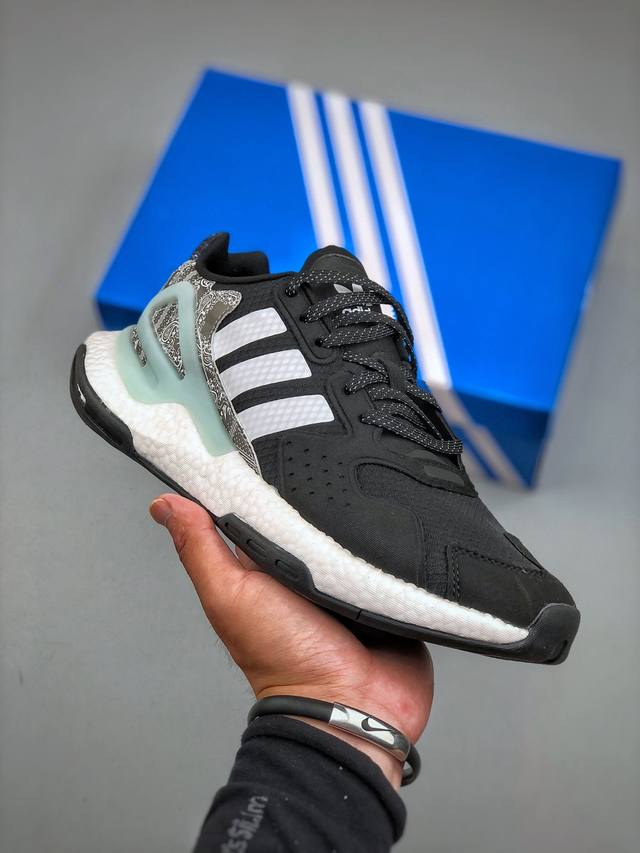 福利特价 Ad Day Jogger 夜行者二代 复古跑鞋原厂材料 原厂大底 私家独模 网布搭配麂皮拼接打造鞋面 极具复古风格鞋头及鞋跟点缀3M反光设计极为亮眼