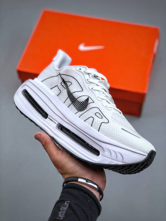 J版 Nike Zoom Premium 耐克 飞马 舒适减震防滑 低帮跑步鞋全掌Reactx泡绵中底 前掌和后跟还配备了Air Zoom气垫单元 据说跑起来更