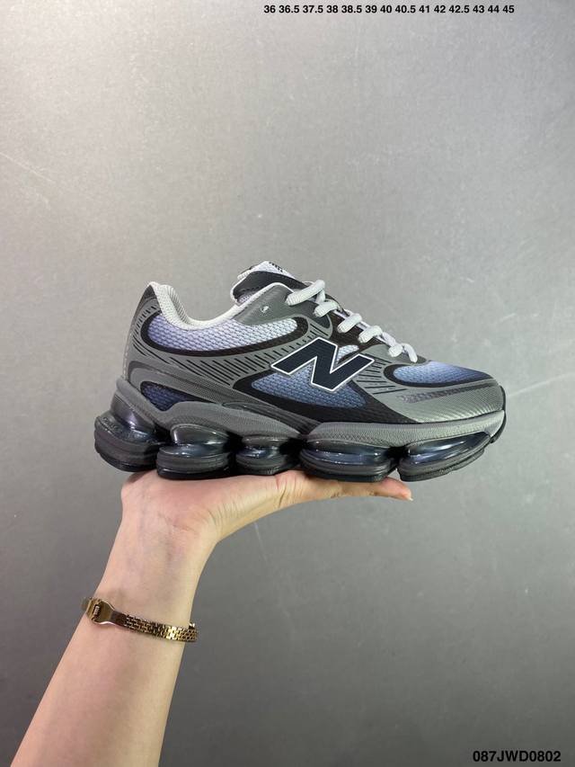 公司级新百伦 New Balance Nb U 0Ea 运动跑步鞋。此复刻经典鞋款，加入当下大热的户外元素，以曾经篮球鞋款型式样加以打造鞋款造型。编织鞋带以及加