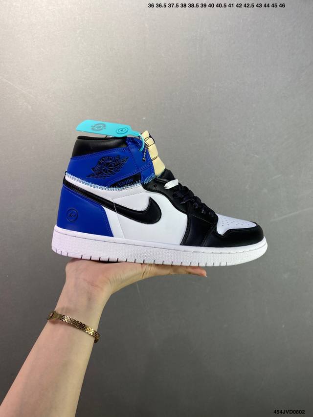 公司级Nike Air Jordan 1 Retro High Aj1乔丹一代高帮经典复古文化休闲运动篮球鞋 货号:Io7847-001 尺码:36 36.5