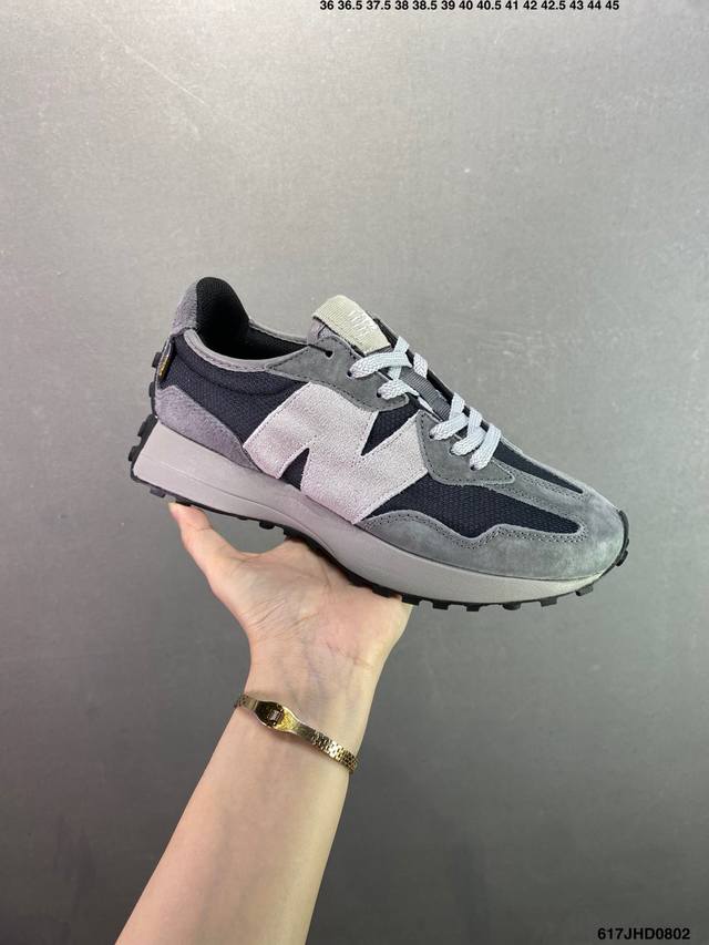 New Balance Ms327 复古休闲运动慢跑鞋 完美清洁度 全新 New Balance 327 系列，以更纯粹的复古风格设计打造的全新造型。侧身还以解