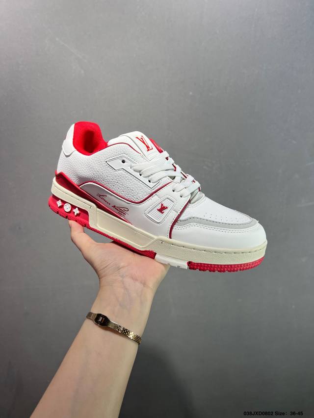 公司级路易威登 Louis Vuitton Lv路易威登板鞋 新款 Lv Trainer最新配色运动鞋 L家 篮球鞋风格运动鞋 该鞋由艺术总监 Virgil A
