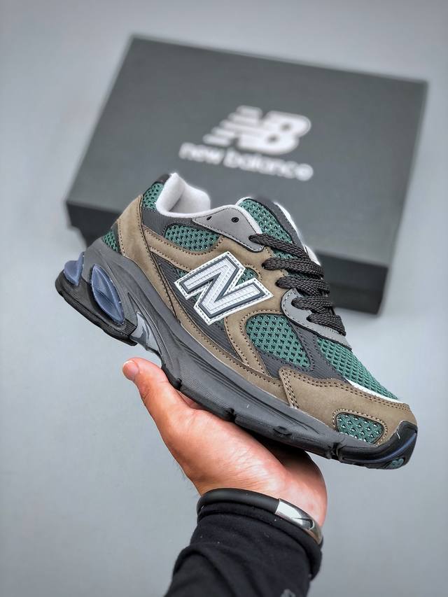 New Balance Nb2010系列新百伦经典复古休闲运动板鞋 以Encap中底配以升级版 N-Ergy缓震物料 鞋面则采用特色的柔软麂皮搭以Newbala