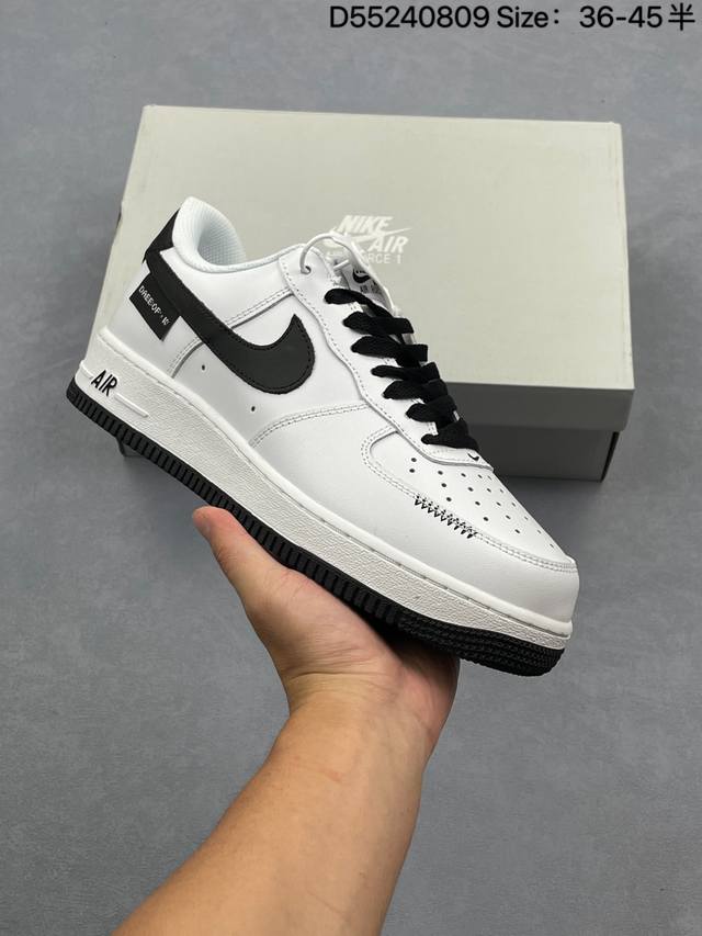 公司级耐克Nike Air Force 7空军一号低帮百搭休闲运动板鞋。柔软、弹性十足的缓震性能和出色的中底设计，横跨复古与现代的外型结合，造就出风靡全球三十多