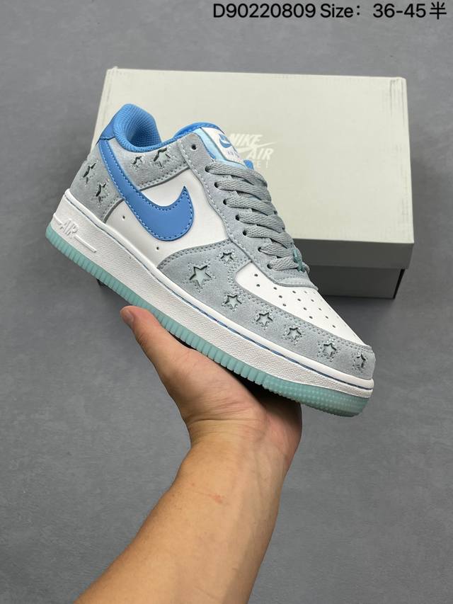 Air Force 1 原装级别 原楦头原纸板 打造纯正空军版型专注外贸渠道 全掌内置蜂窝气垫 原盒配件 原厂中底钢印、拉帮完美 货号：Hq8051 400 尺