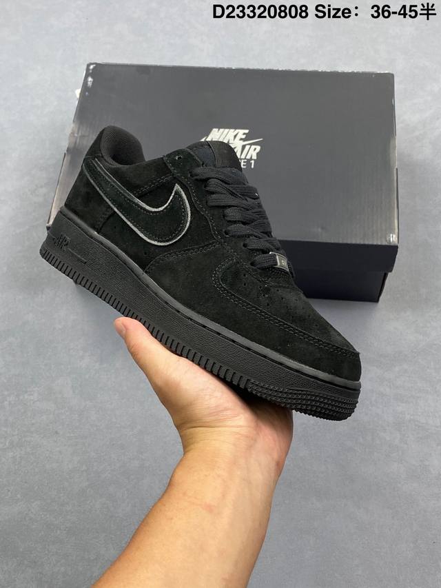 耐克Nike Air Force 1 Low 空军一号低帮百搭休闲运动板鞋 柔软、弹性十足的缓震性能和出色的中底设计，横跨复古与现代的外型结合，造就出风靡全球三