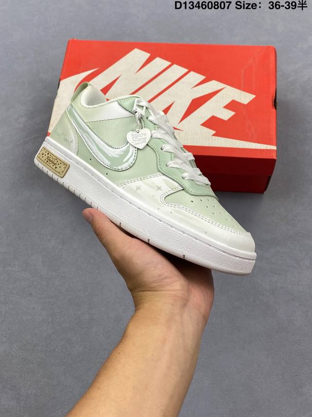 公司级Nike Court Borough “彩虹云朵”踏青季低帮板鞋 彩虹云朵，是自然赠予人间的浪漫奇迹。雨后初晴时，阳光穿过悬浮在天空中的无数细小水滴，经折