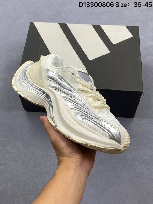真标Adidas Xlg Mtw系列 舒适防滑透气 低帮 阿迪达斯 休闲跑步鞋 鞋面是透气网面和皮革拼接 脚感轻盈 不闷汗 每次穿着跑步都感觉脚底在自由呼吸 鞋
