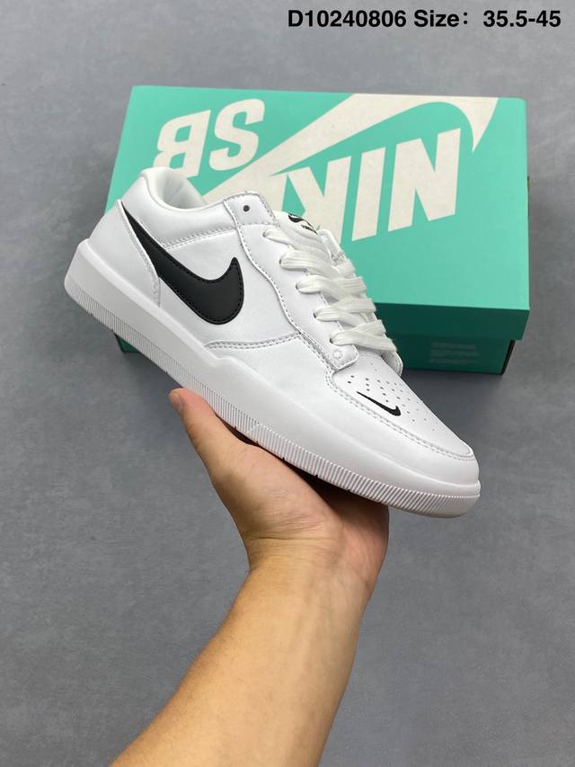 Nike Sb Force 58 百搭单品 是一款将前沿创新带入街头的单品，它具有硫化杯底，具有出色的耐用性和灵活性。使用帆布和绒面革，在饰面上放置通风口，它自