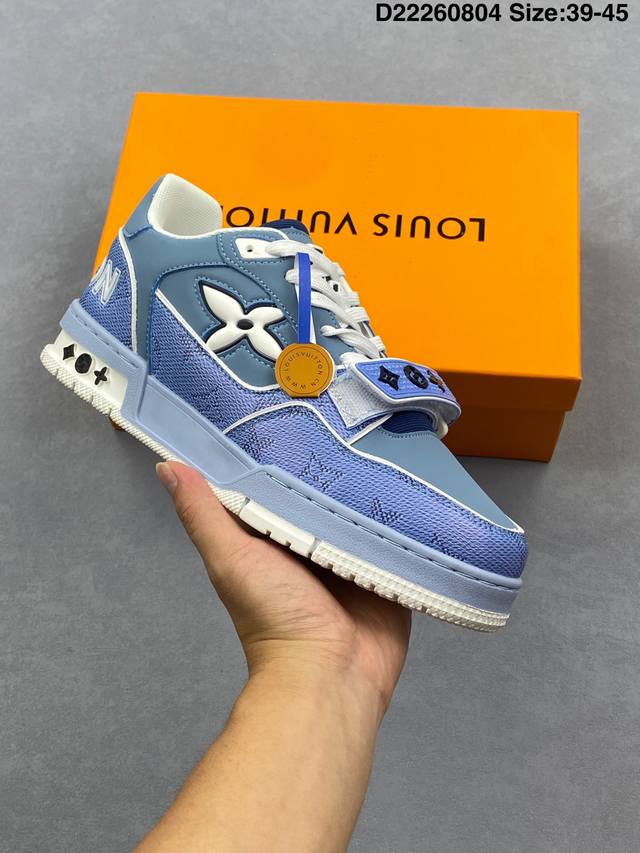 路易威登 Louis Vuitton Lv路易威登板鞋 新款 Lv Trainer最新配色运动鞋 L家 篮球鞋风格运动鞋 该鞋由艺术总监 Virgil Ablo