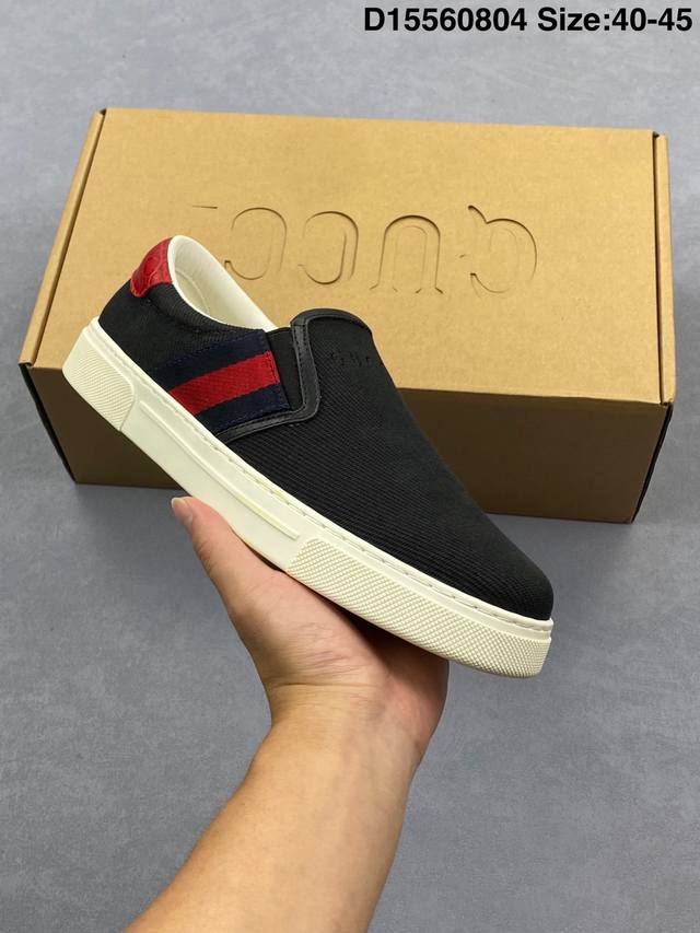 古驰系列 古驰 Gucci Yy 古驰小白鞋板鞋 货号：602129-04Gg-O9085Gucci小蜜蜂 官方经典款板鞋Size：40-45 D1556080