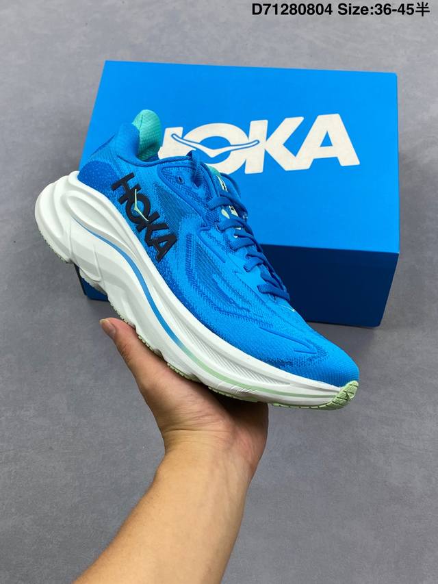 公司级Hoka M Clifton 10 轻量低帮户外越野跑鞋 户外山脉越野轻量运动跑鞋 鞋面用轻的无缝架构 鞋带用了弹性不易松脱的扁宽弹性鞋带 轻薄的Tpu贴