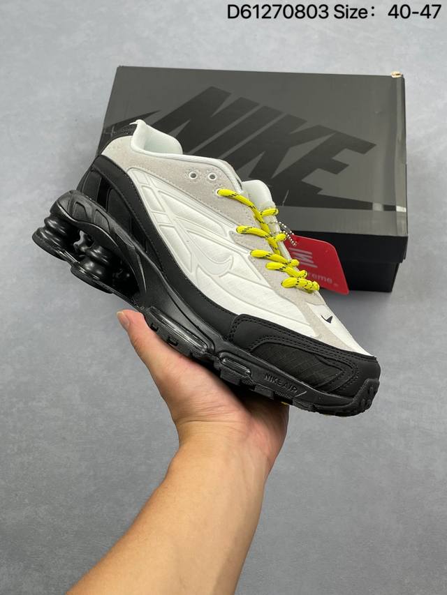 耐克 Nike Shox Tl 男女子运动鞋厚底增高老爹鞋，令机械力学缓震性能跃升新层次。采用透气网眼鞋面和全掌型 Nike Shox 技术，革新演绎经典 20