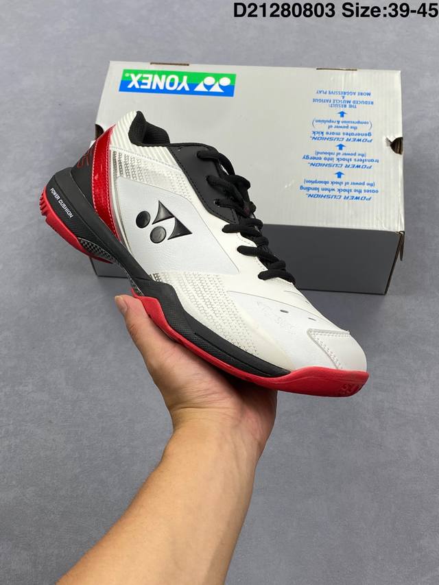 公司级Yonex 尤尼克斯 尤尼克斯 Yonex 成立时间1946年，总部地点是日本东京，是世界著名的羽毛球品牌。为了尽量满足不同使用需求，尤尼克斯研发了大量的