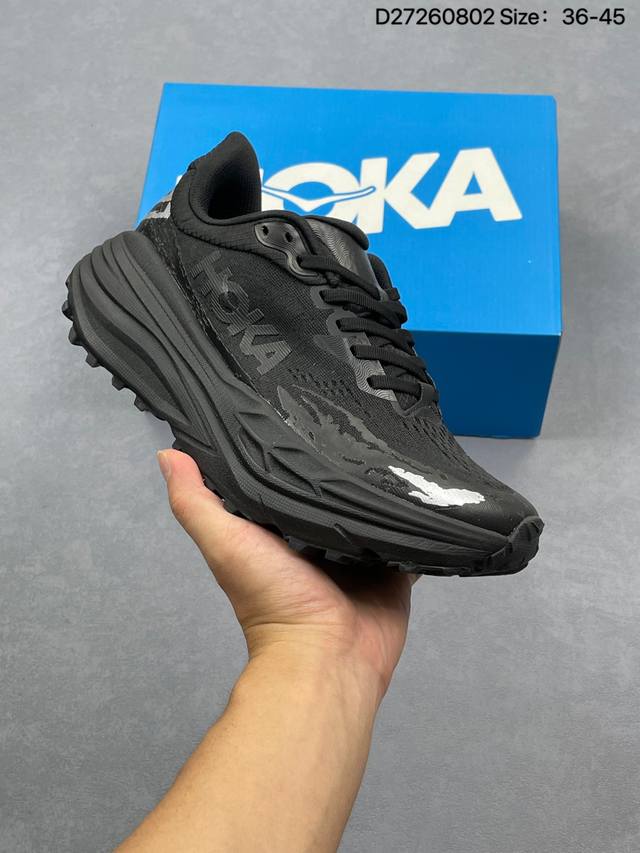 公司级Hoka Stinson 7 低帮专业越野跑步鞋 这款鞋5Mm的前后掌落差能让你贴近自然跑的步态 使你的身体对鞋子的缓震和支撑特性依赖变少 从而增加自身的