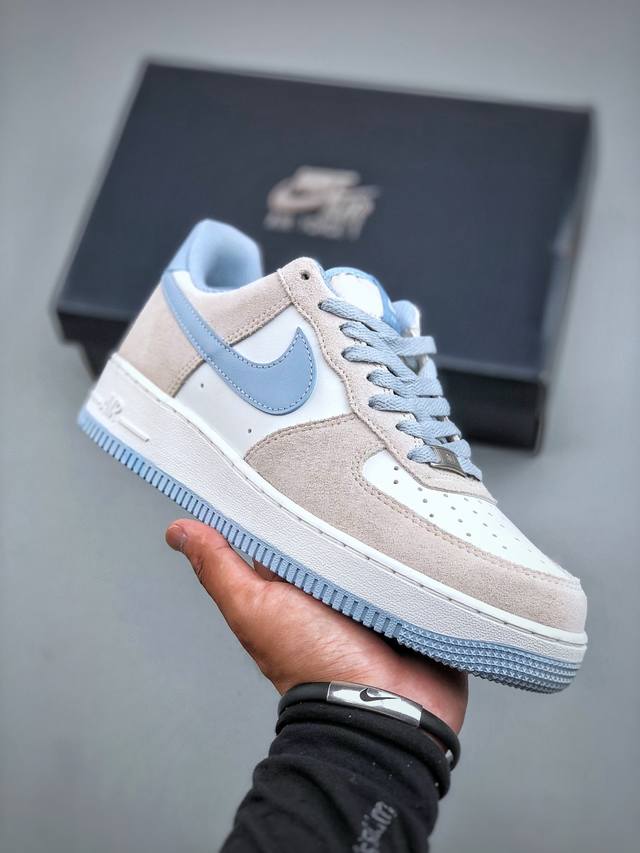 Nike Air Force 1‘07 白灰蓝 原楦头原纸板 打造纯正低帮空军版型专注外贸渠道 全掌内置蜂窝气垫 原盒配件 原厂中底钢印、拉帮完美 货号：Fq8