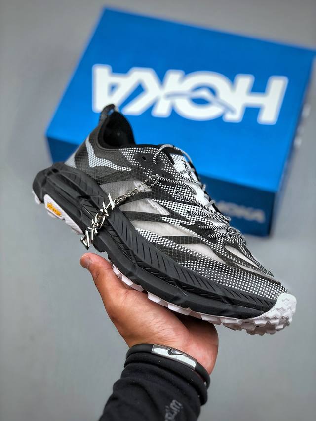 Hoka One One Mafate Speed 4 马法特4 低帮专业越野跑步鞋 #鞋底防滑性能在下坡的石板台阶和原始路面都有很好的表现Hoka血统属性厚底