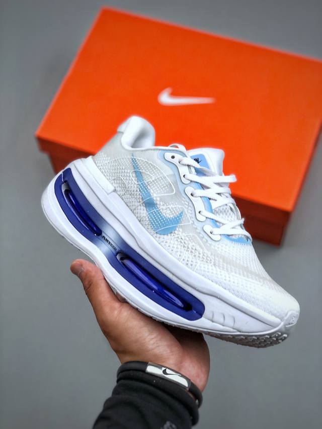 Nike Vomero Premium 舒适减震防滑 低帮跑步鞋 Hq2050 566 尺码：36-45 半