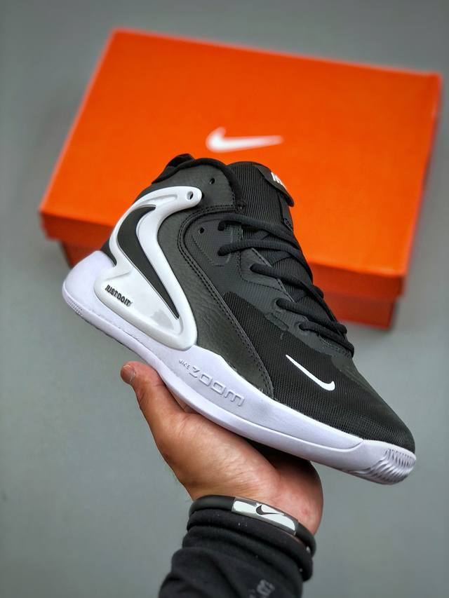 Nike Zoom Hyperset 2 Se 篮球鞋 原鞋开发 全鞋底React科技缓震及能量反馈 上脚舒适回弹 绑带系统和后跟填充 使 Hyerset拥有